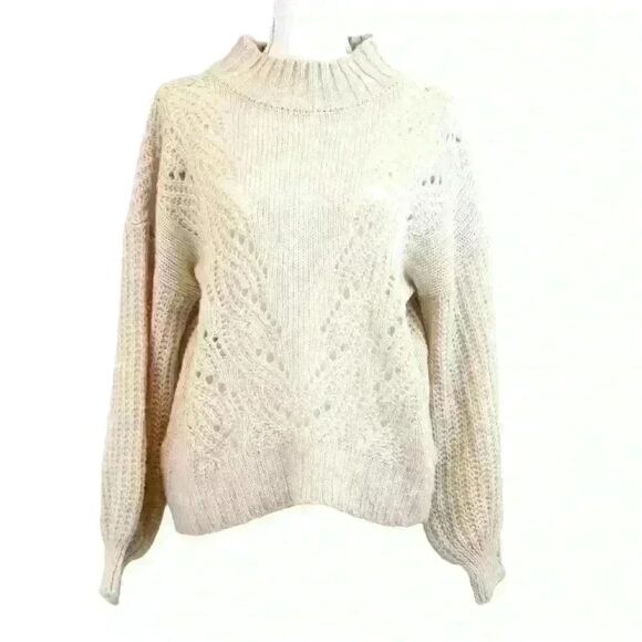 NWT Dress Forum Cream Crochet Detail Mock Neck Long Sleeve Sweater Size Medium - Picture 1 of 7